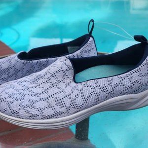 Vionic 331 Hydra Women's Off White Comfort Slip On Sneakers Size 6.5 EUC